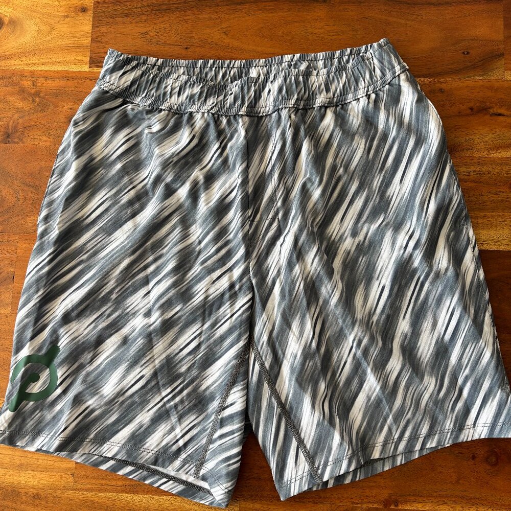 Peloton Turin Mens Workout Shorts with Mesh Liner - Size Medium